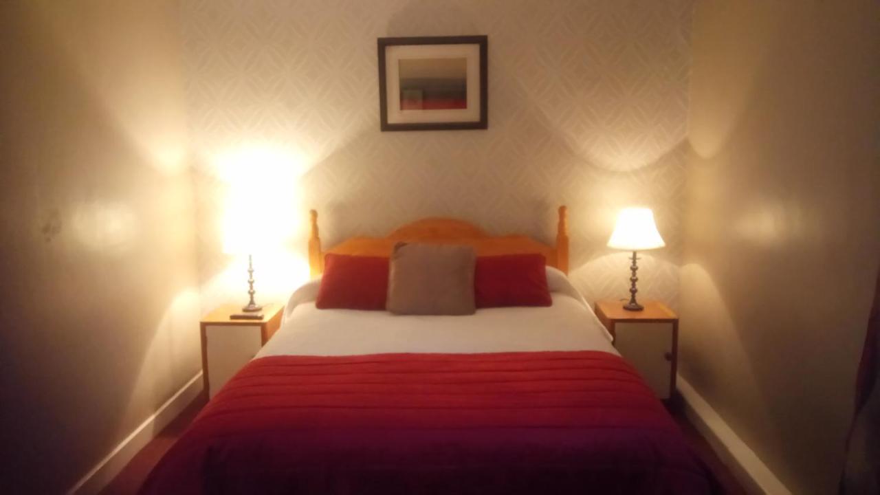 The Rio Bed & Breakfast Голуей Екстериор снимка