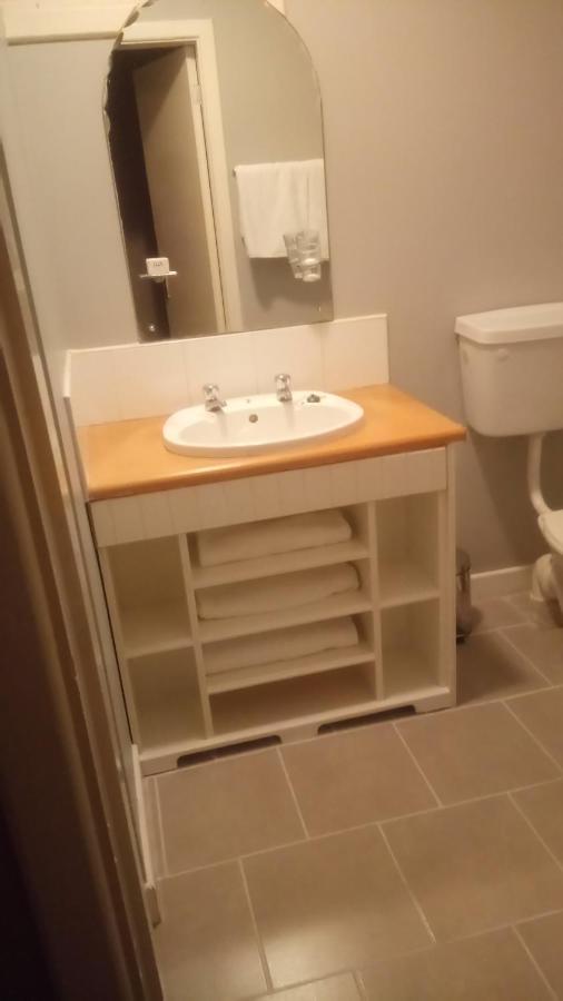 The Rio Bed & Breakfast Голуей Екстериор снимка